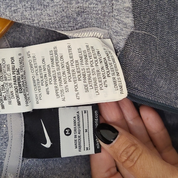 NIKE GRAY SWEATSHIRT WITH THUMB HOLES - Picture 7 of 9